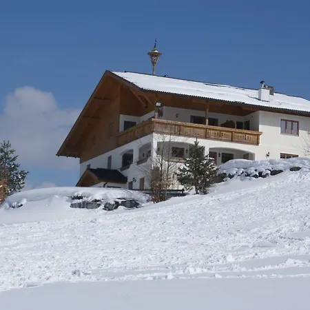 Landhaus Kurzenhof 아파트